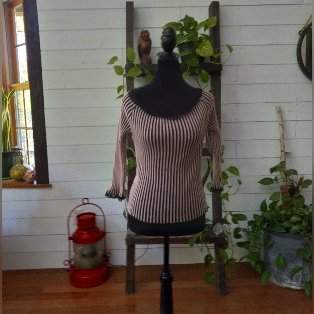 S.   3/4 sleeve stripped shirt
